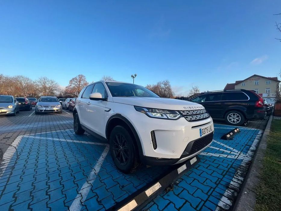 Land Rover Discovery Sport 57000 zł netto 4x4 7 siedzeń Bezwypadkowy Nie lakierowany