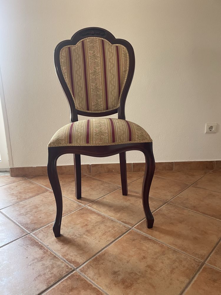 Cadeira estofada