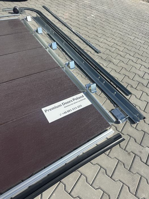 Zestaw kompletnej bramy segmentowej BRAMA SEGMENTOWA Brązowa 3,0x3,0