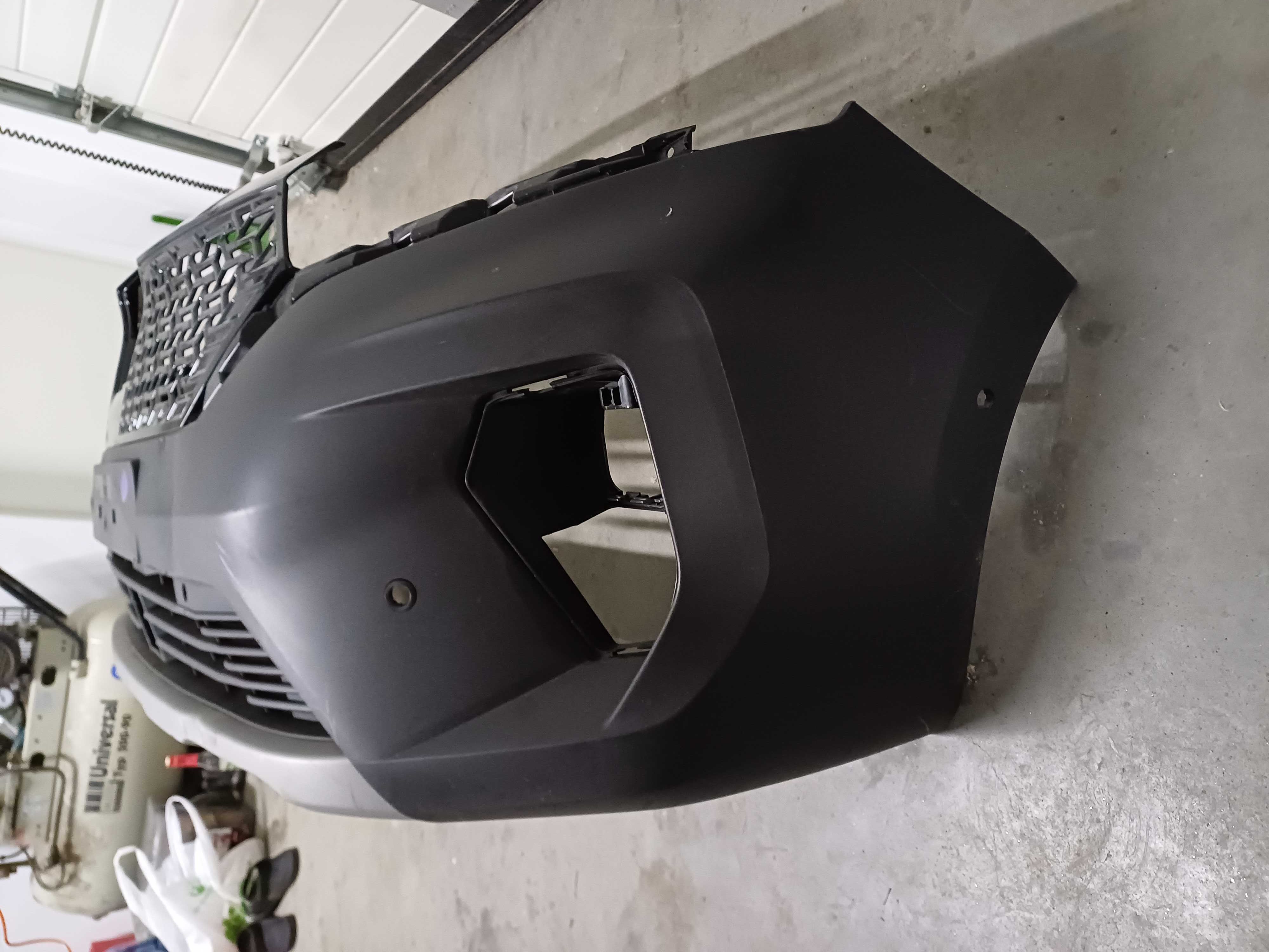 zderzak nissan townstar 6 x pdc