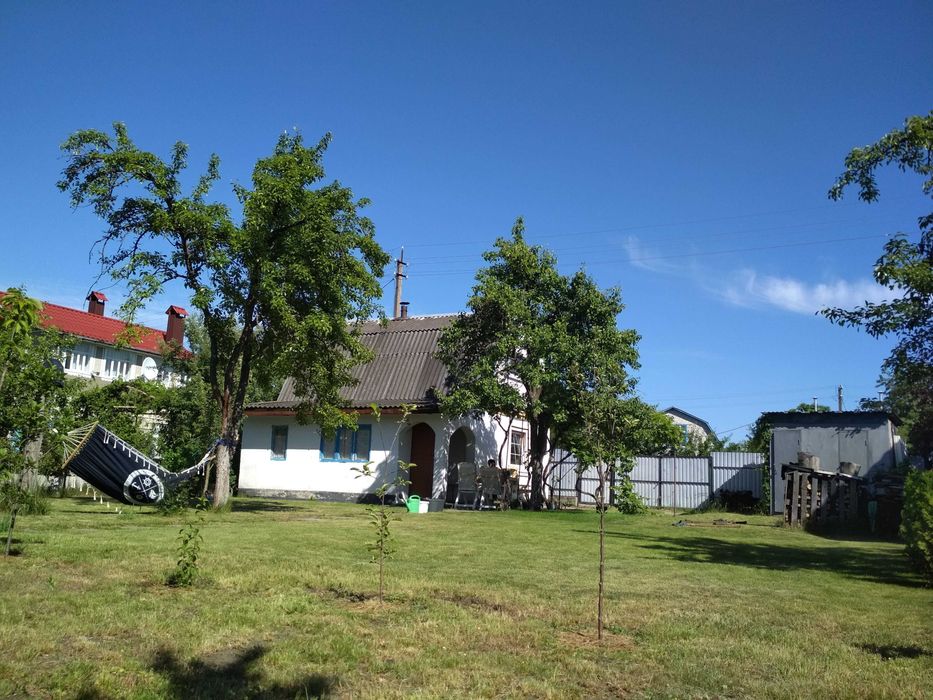 Продам дачу в с. Старий Кривин. 5.5 соток, будинок 49 м², світло/вода.