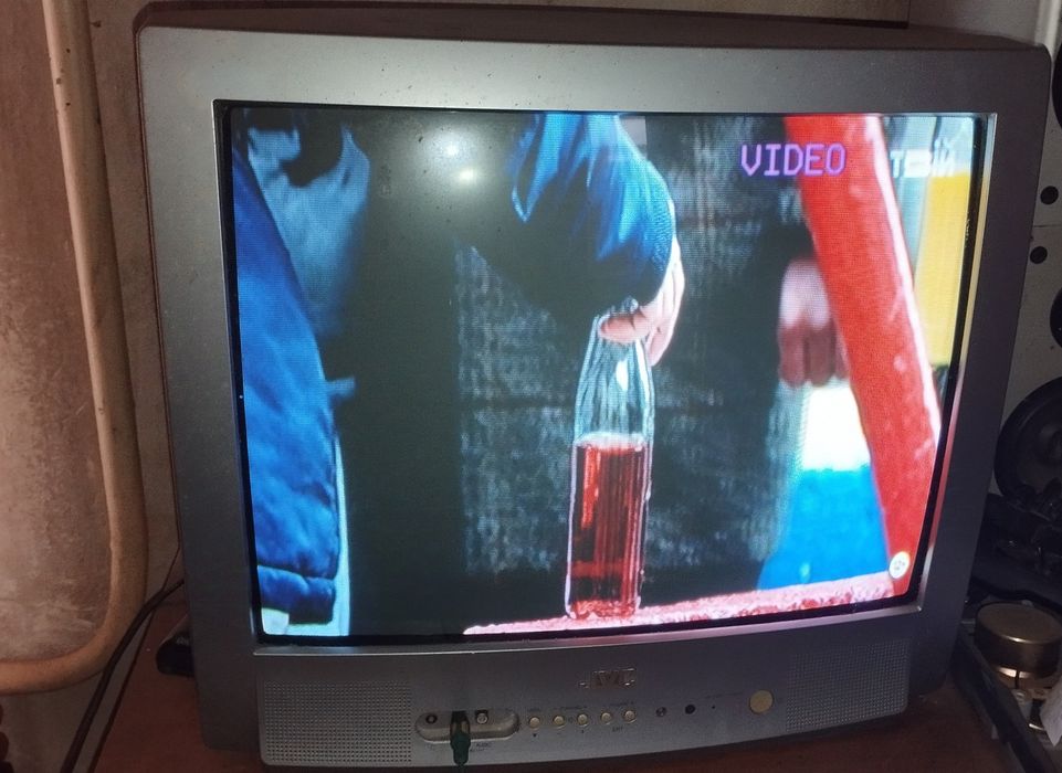 Продам телевизор JVC рабочий