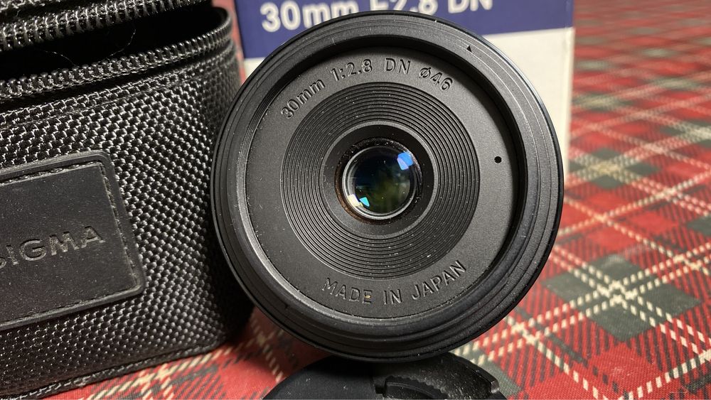 Sigma 30mm f/2.8 DN