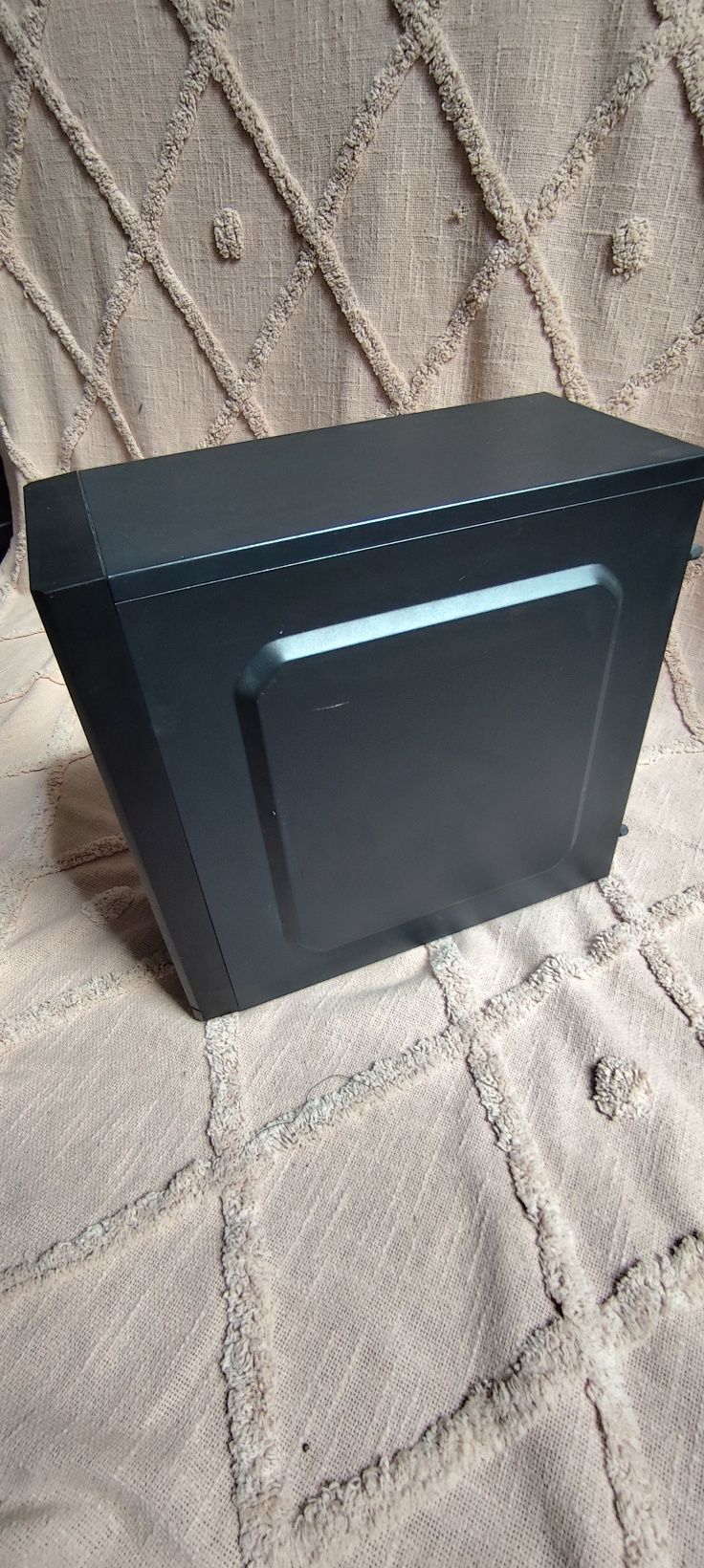 Komputer stacjonarny – Intel i5 / 16 GB RAM / SSD 256 GB / Mini Tower
