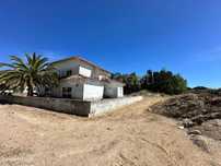 Moradia T6 em terreno de 3118m2 com projeto para 11 moradias