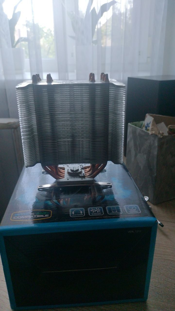 Продам Кулер Zalman CNPS10X Performa+