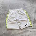 Оригінальні шорти Nike розмір L