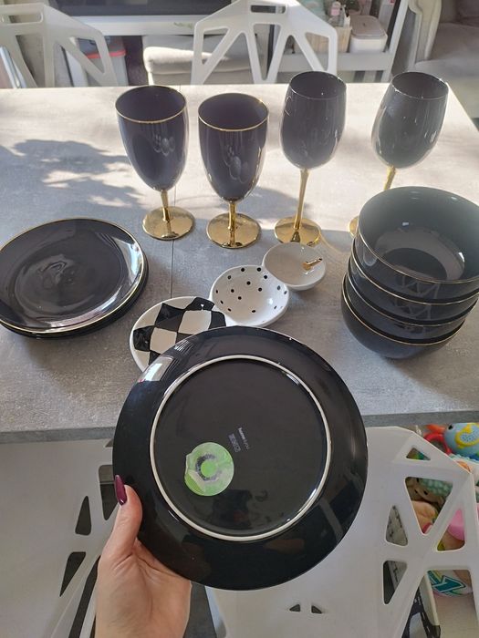 Home&You zastawa Glamoure czarno - złota.