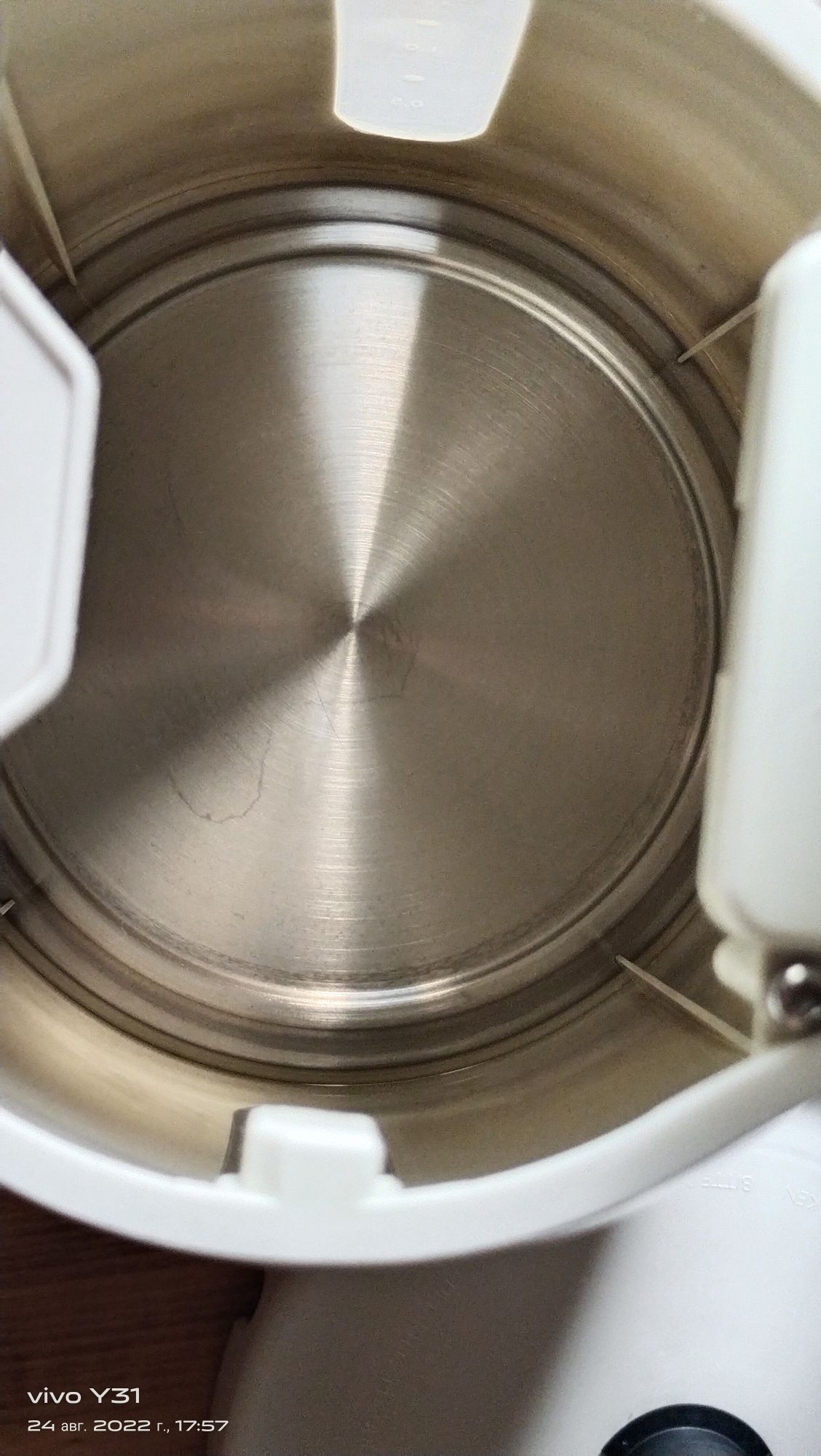 Продам электрочайник фирмы ,, Philips " made in Poland"