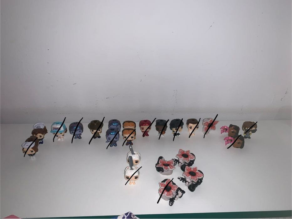 Stranger things - Kinder joy collection