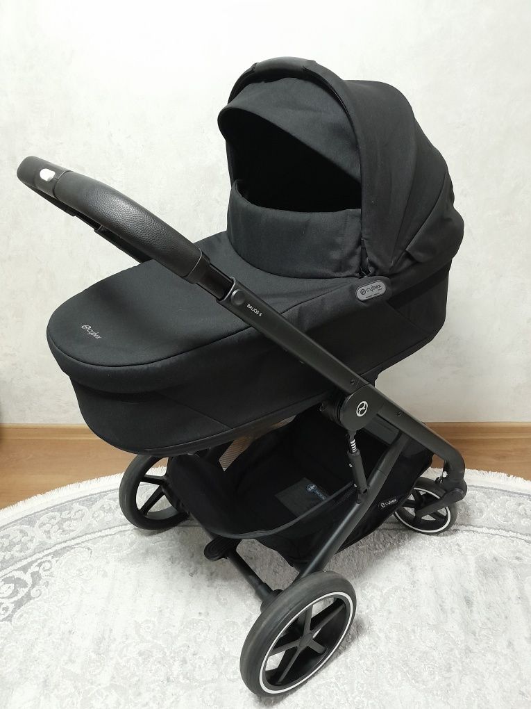 Продам коляску cybex