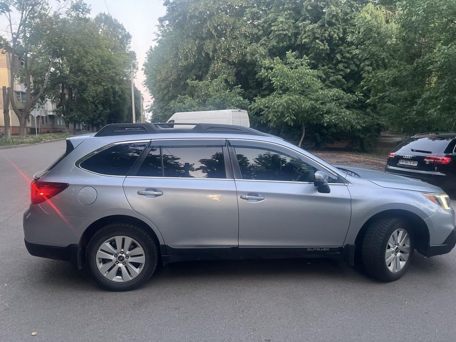 Субару аутбек 2017 газ- бензин