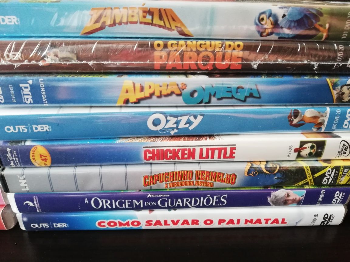 23 DVDs de animação Infantil Barbie e outros