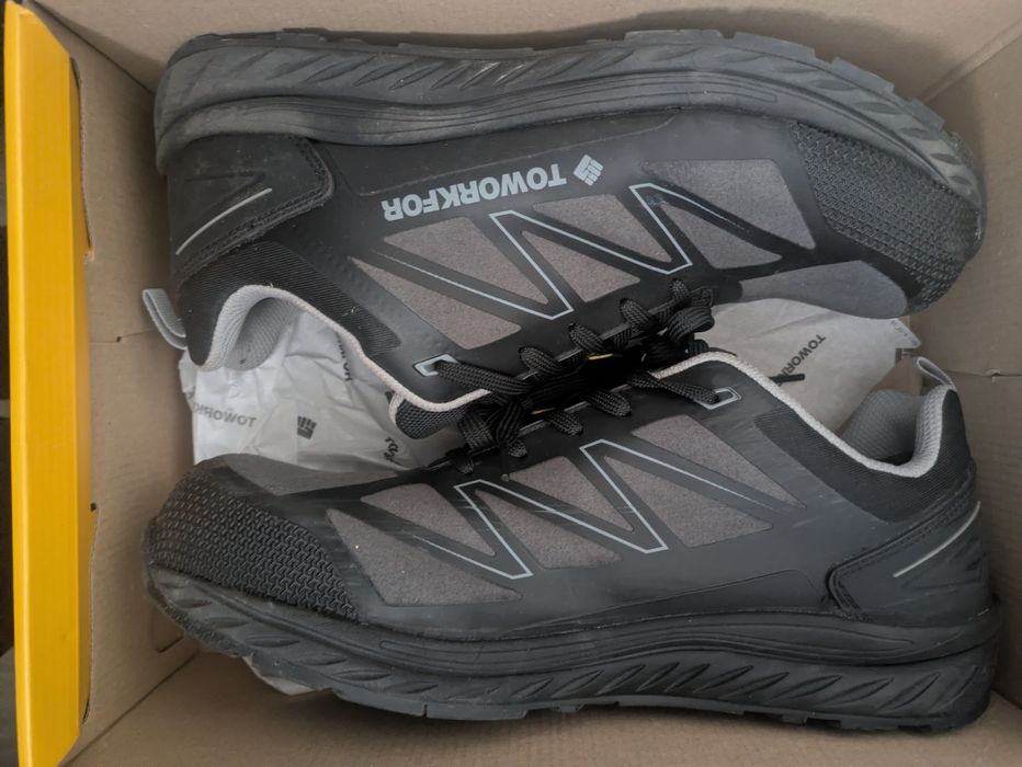 Sapatilhas de biqueira de aço novas