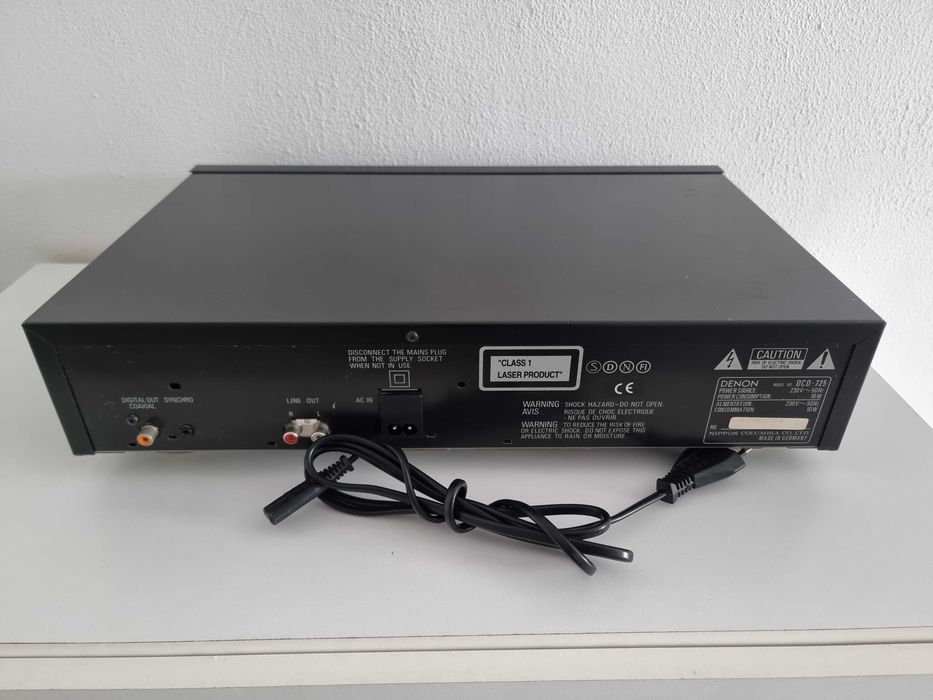 Odtwarzacz CD Denon 725