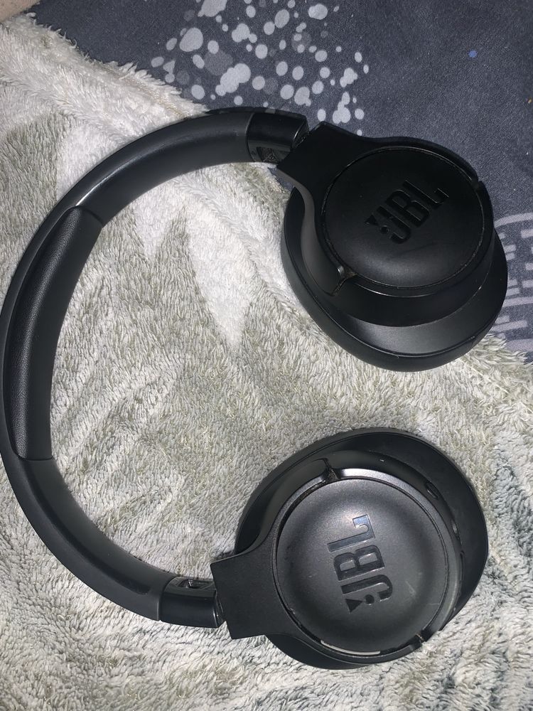 Безпровідні JBL 710