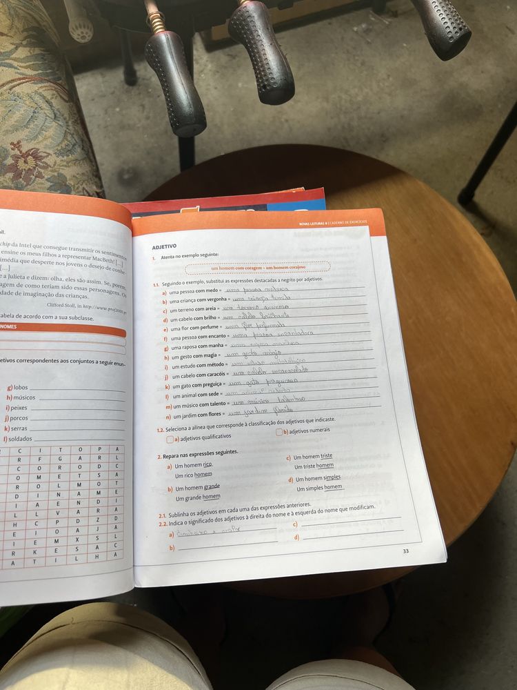 Vendo caderno de exercicios de portugues 8ano