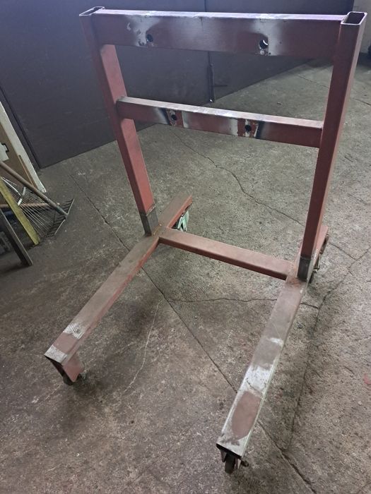 Stojak pod silnik zaburtowy