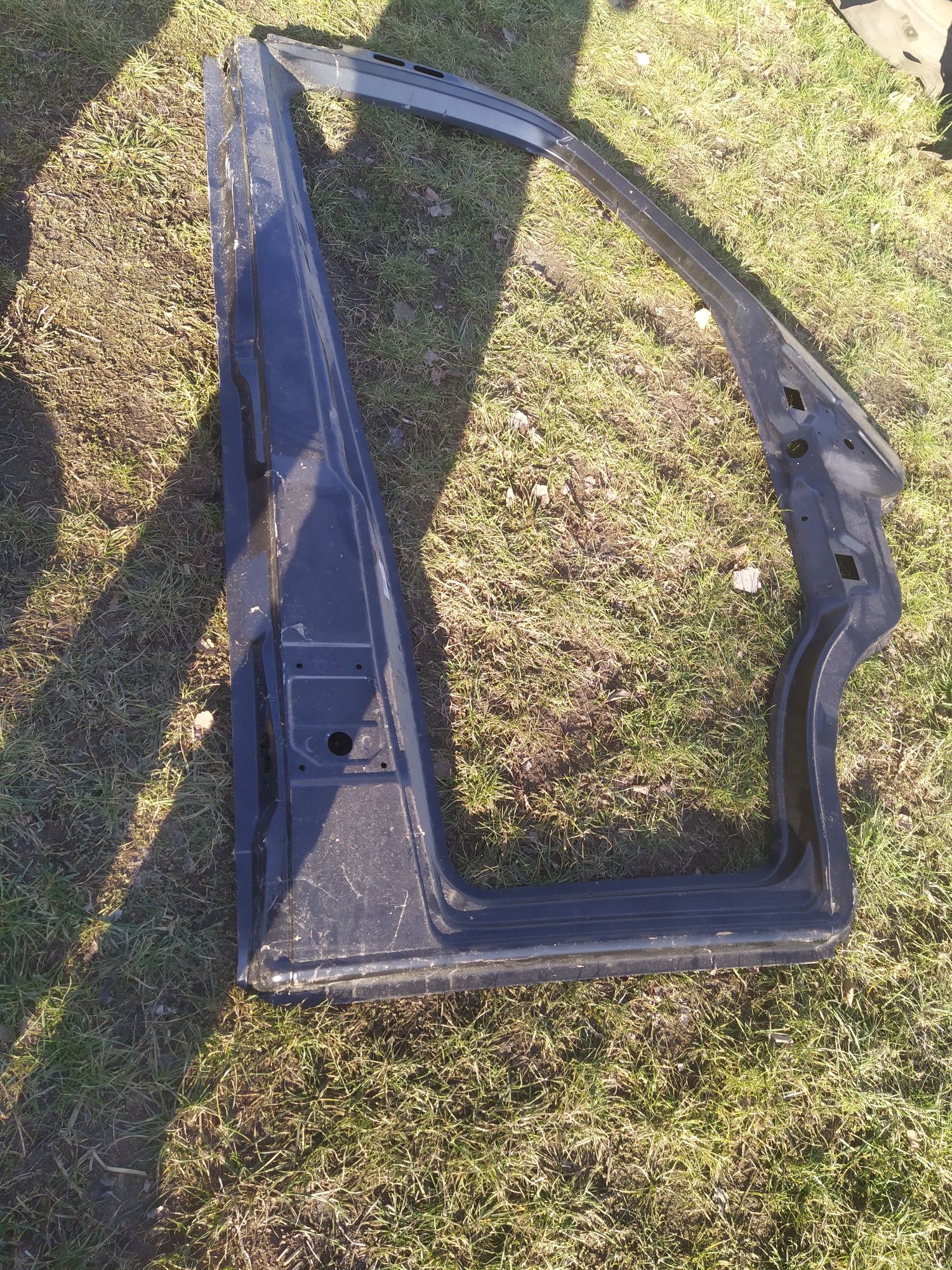 VW Crafter I 06-16 2E1 poszycie prawe słupka progu próg prawy blaszak