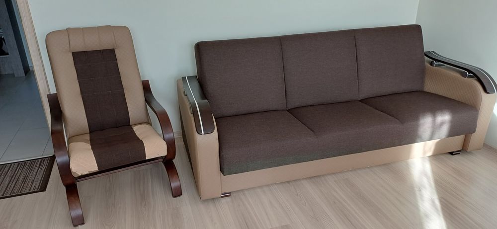 Sprzdam komplet wypoczynkowy, wersalka i fotel.