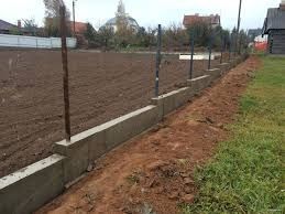 Заборы ограждения бетонные работы фундамент под забор, дом