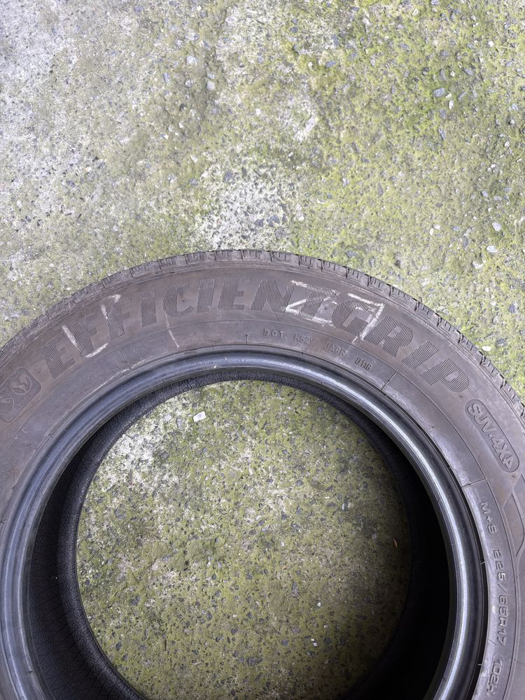 Good Year Efficientgrip SUV 4x4 225/65 R17