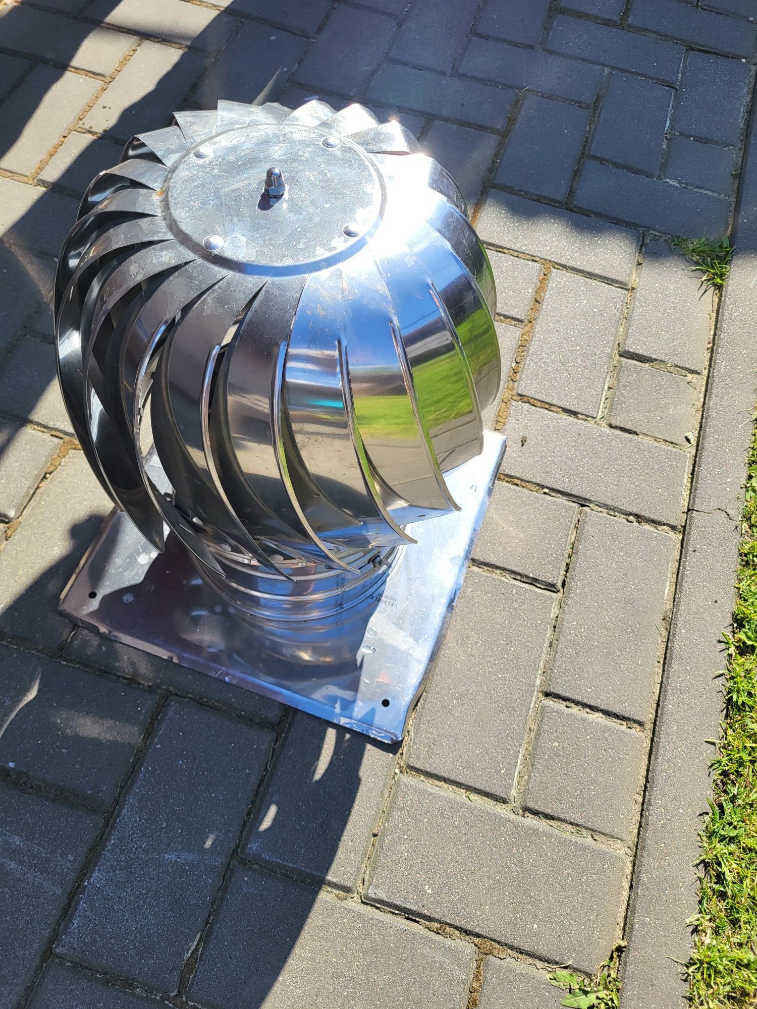 Nasada komina obrotowa fi200