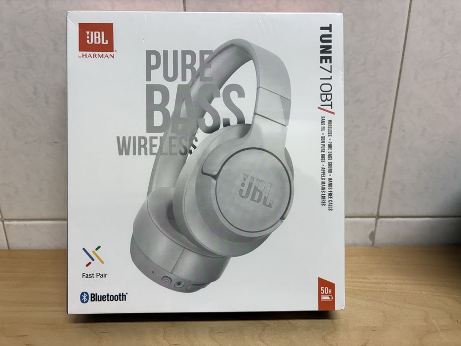 Auscultadores JBL by Harman Tune 710BT - cor branca, caixa selada