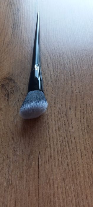 NOWY#2 KVD BEAUTY VEGAN oryginał pędzel konturowanie róż rozświetlacz