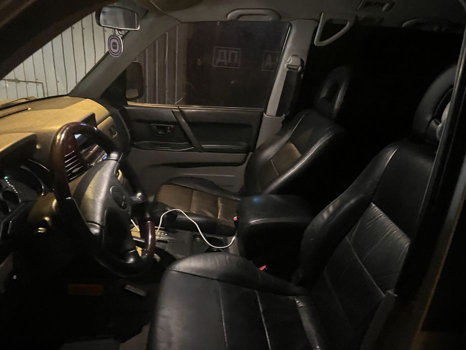 Міцубісі Паджеро,надійний джип,все працює.