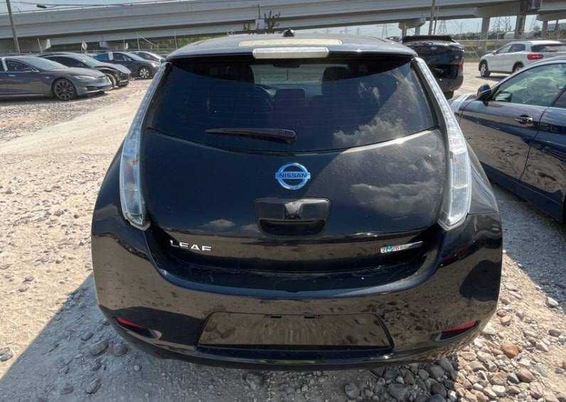 Продам Nissan Leaf 2016