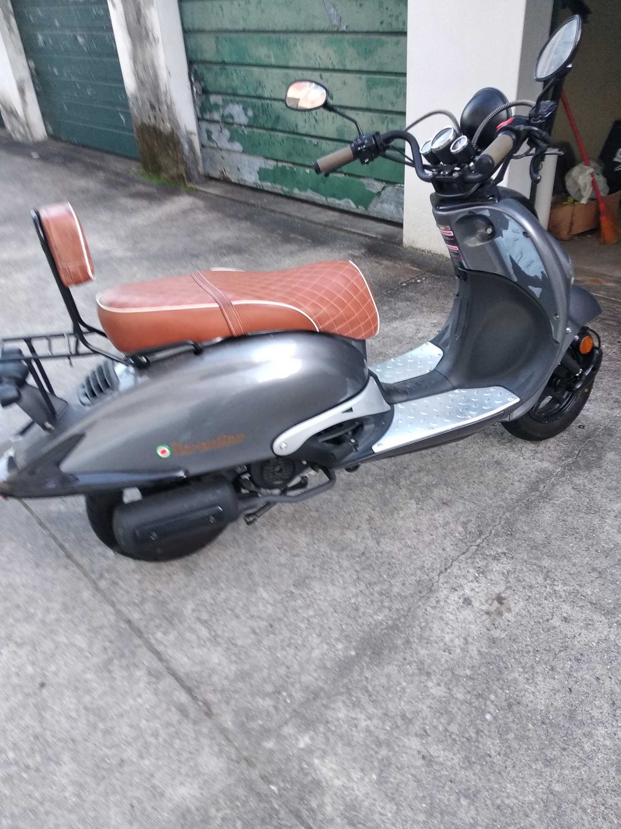 Scooter Neco      1500€