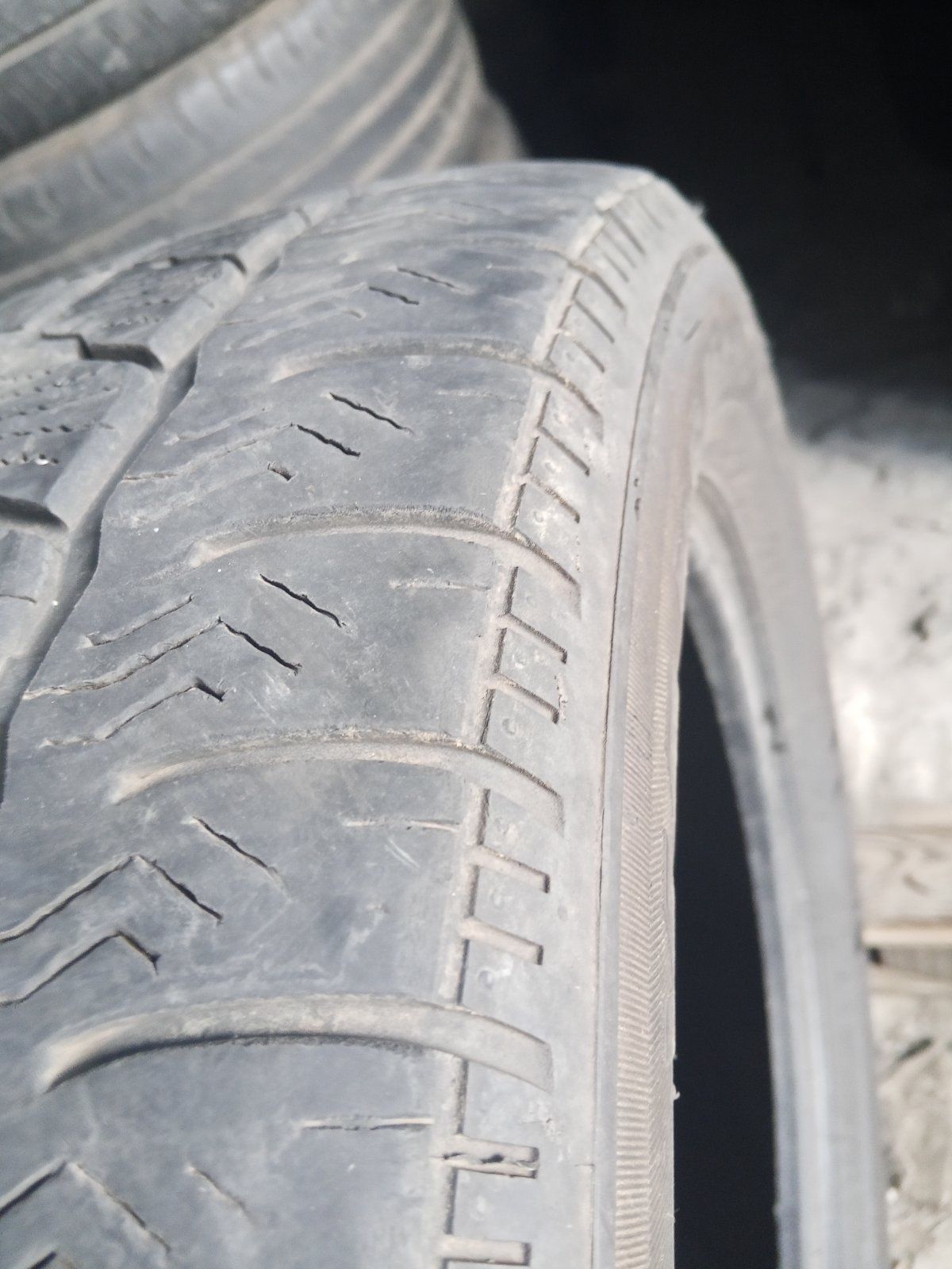 225.55.17c Maxxis 2шт шшини гума склад Харків Шиномантаж з Європи