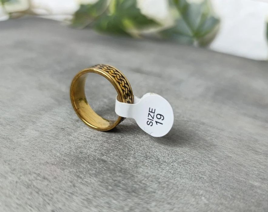 Nowy męski pierścionek ze stali nierdzewnej z celtyckim splotem