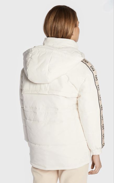 Продам жіночі куртки Guess