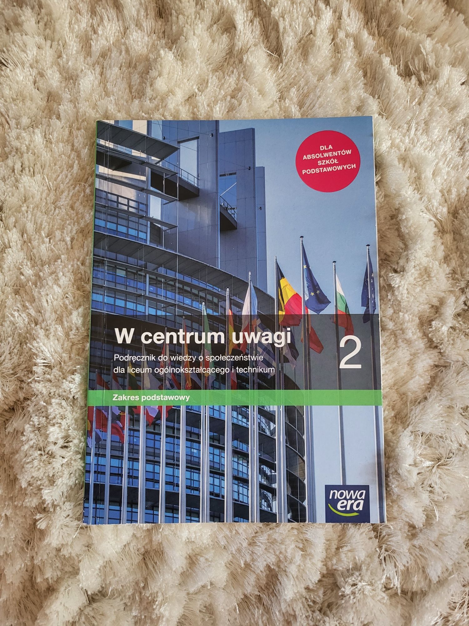 Podręcznik "W centrum uwagi 2" zakres podstawowy nowa era