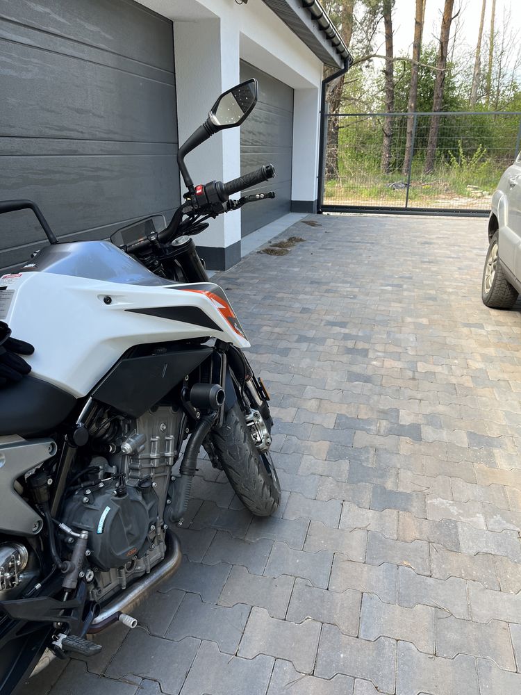 Мотоцикол KTM Duke 790