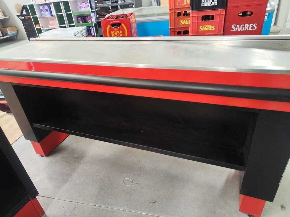 Checkout e mesa de apoio