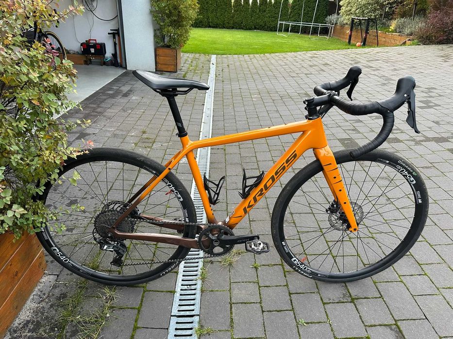Szosa KROSS Esker 7.0 S Tubless SPD GRX Pirelli Cinturato Evo MUC OFF