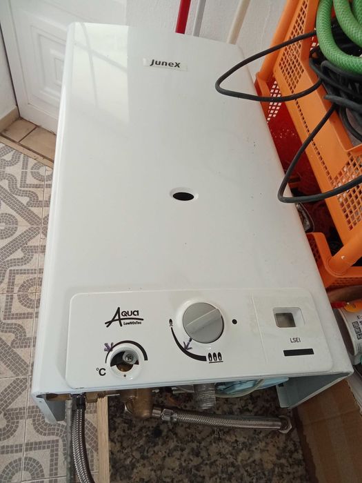 Esquentador Junex