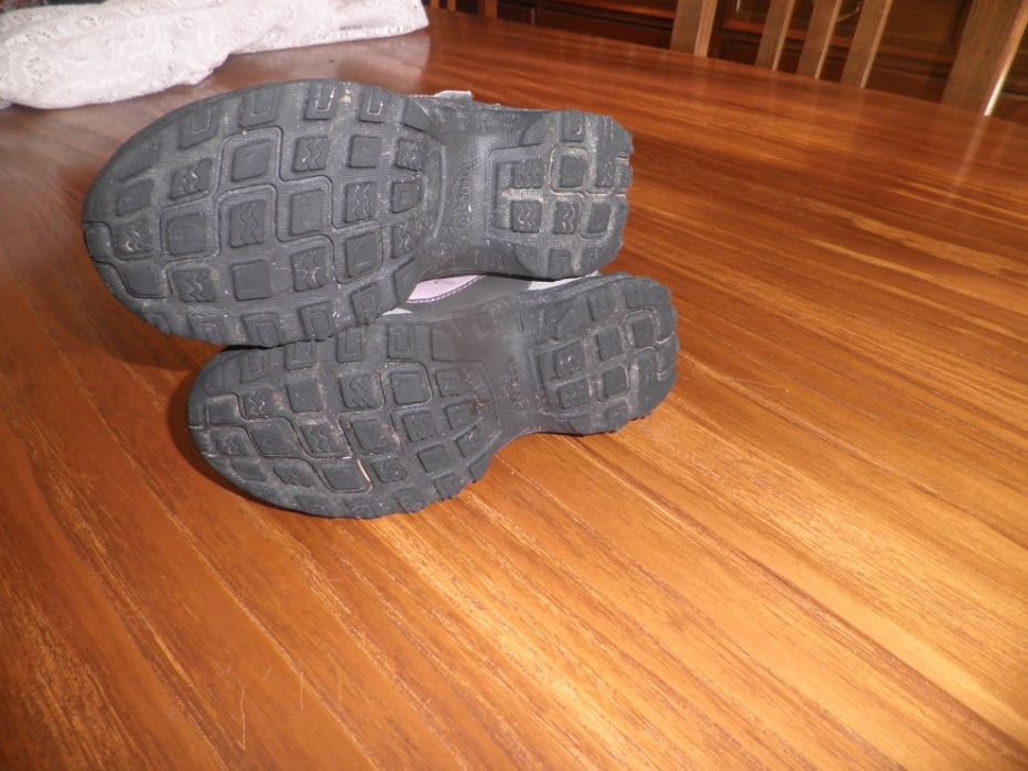 Sapatilhas de crianca