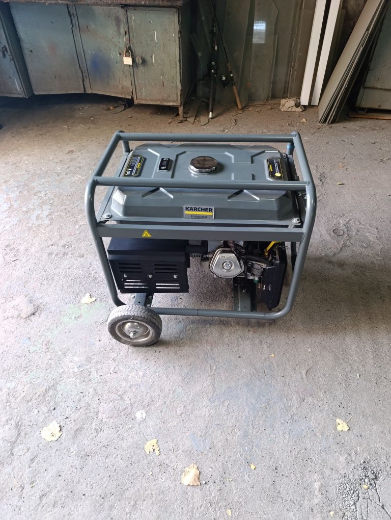 Продам бензиновый генератор karcher 7.5 кВт  3 фазный