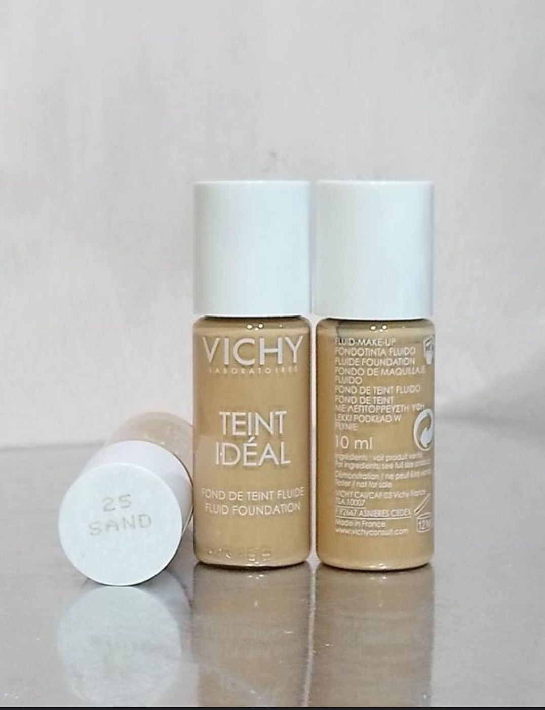 Тональные крем Vichy,  Kiko, Clarins, Bourjois, L'Oreal,  Maybelline