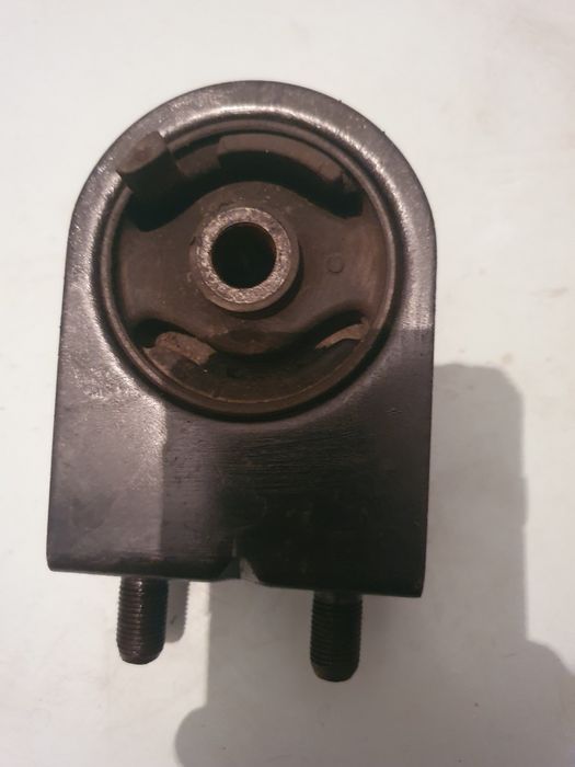 Подушка Mazda MPV 626 опора