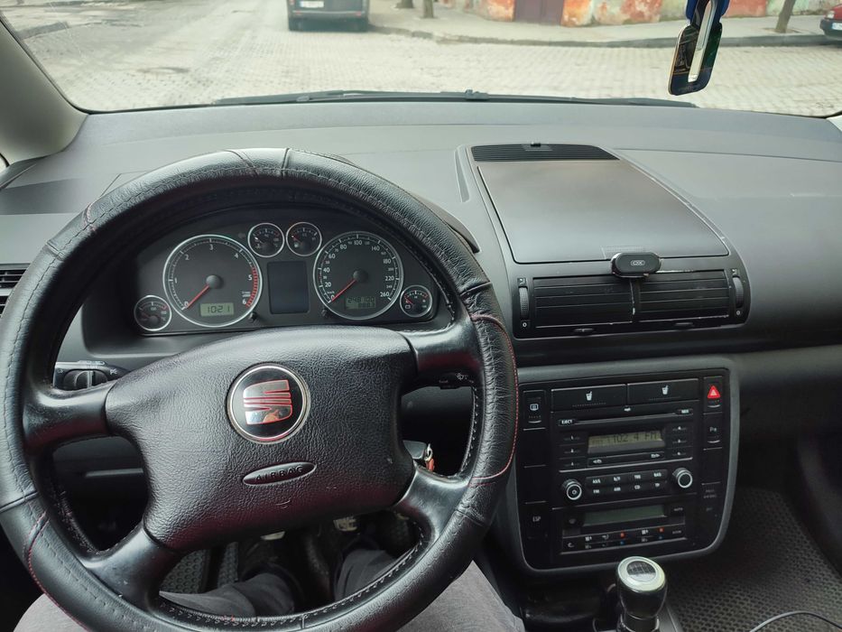 Продам мінівен Seat Alhambra