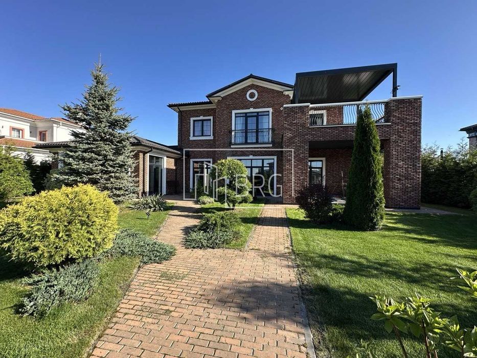 Продажа дома с бассейном и выходом на канал Днепра Дамба Козин без%