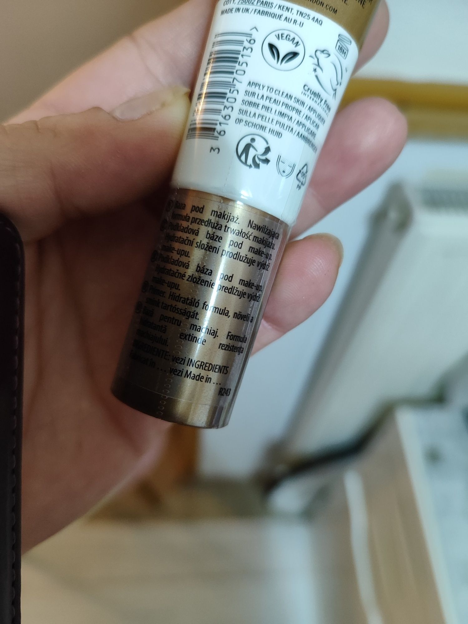 Rimmel Multi-Tasker zestaw baza korektor bronzer
