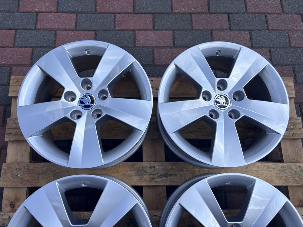 NOWE alu Skoda 3V0 Superb Octavia 6,5Jx16 ET41 Seat VW Passat B8 B9