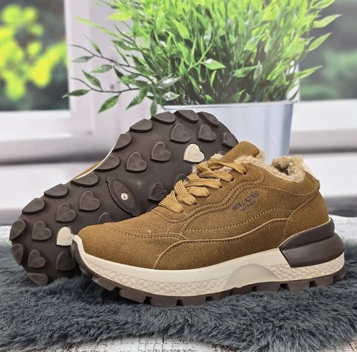 Жіночі кросівки Зима