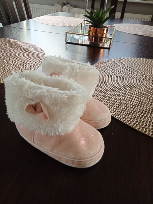 Niechodki, buty dla niemowlaka